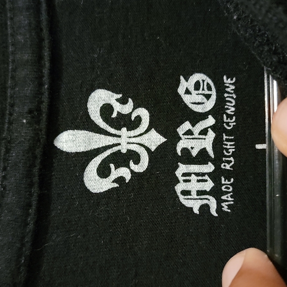 Men's Large T-shirt - Picture 3 of 8